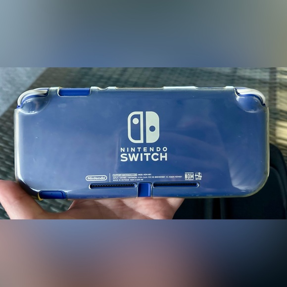 Nintendo Switch Lite - Picture 2 of 9